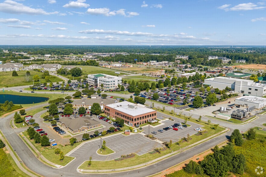 More Photos Of 8425 Wann Dr NW, Madison Medical For Lease