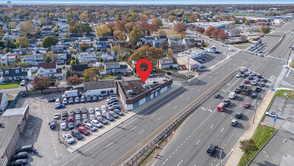More Photos Of 150 W Sunrise Hwy, Lindenhurst General Retail For Lease
