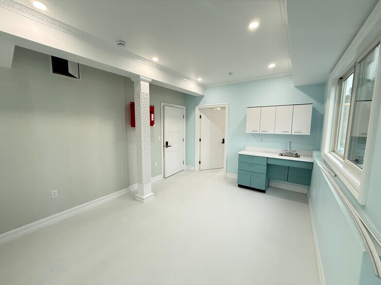 More Photos Of 5200 Lake Murray Blvd, La Mesa Medical For Lease