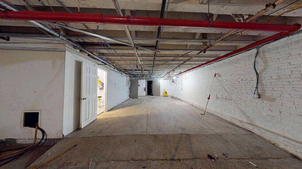 More Photos Of 343 Canal St, New York Office For Lease