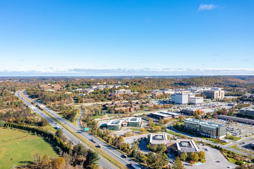 More Photos Of 215 Schilling Cir, Hunt Valley Unknown For Lease