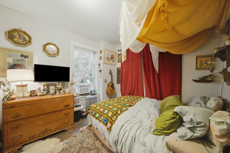 More Photos Of 3605-3607 W Palmer St, Chicago Apartments For Sale