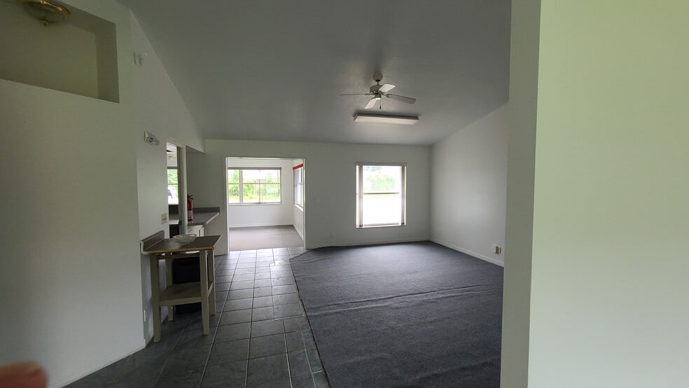 More Photos Of 11997 S US Highway 441, Belleview Auto Dealership For Lease