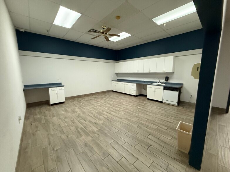More Photos Of 416-418 NW 8th St, Oklahoma City Office For Sale