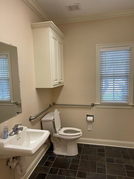 More Photos Of 9456 Jefferson Hwy, Baton Rouge Medical For Lease