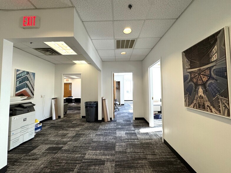 More Photos Of 4 Betty St, Everett Flex For Lease