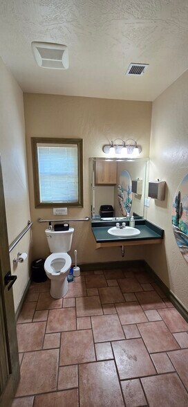 More Photos Of 1670 Willow Creek Rd, Prescott Office For Sale