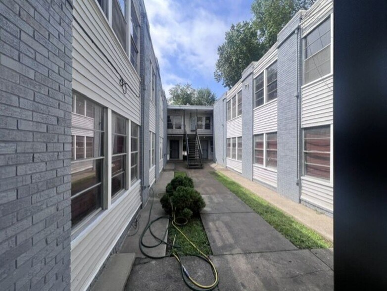 More Photos Of 1283 E Raines Rd, Memphis Apartments For Sale