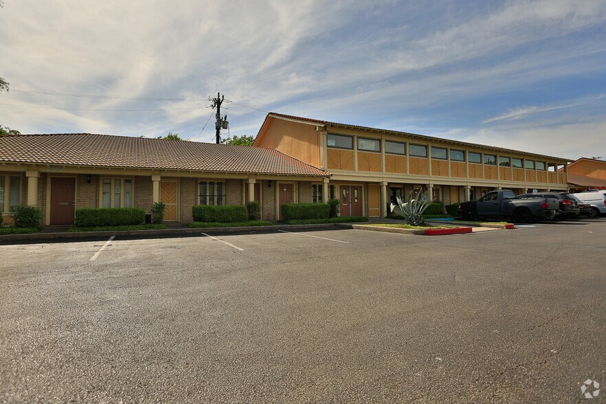 More Photos Of 2379 NE Loop 410, San Antonio Medical For Sale