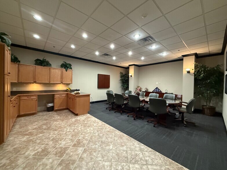 More Photos Of 11 Penns Trl, Newtown Light Distribution For Lease