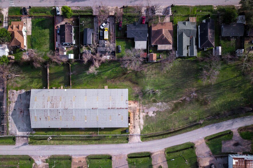 More Photos Of 910 Brenda St, Houston Warehouse For Sale