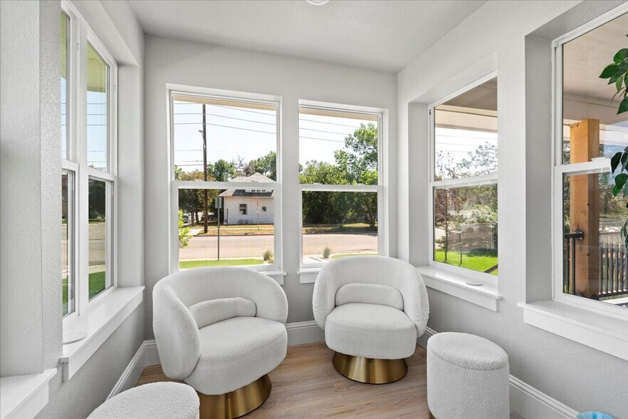 More Photos Of 2722 Central Ave, Cheyenne Light Distribution For Sale