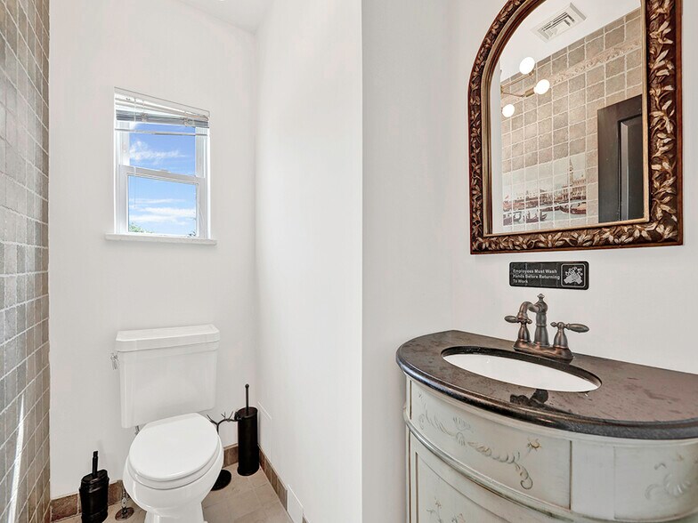 More Photos Of 2041 Park St, Atlantic Beach Loft Creative Space For Lease