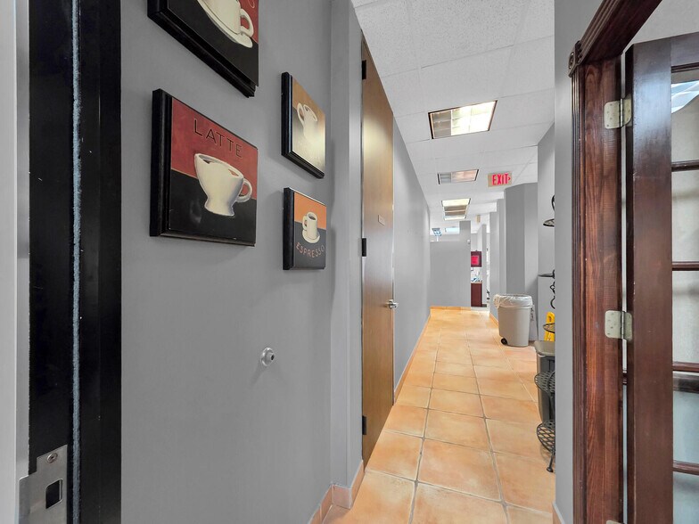 More Photos Of 6429 Fairmont Pky, Pasadena Office For Sale