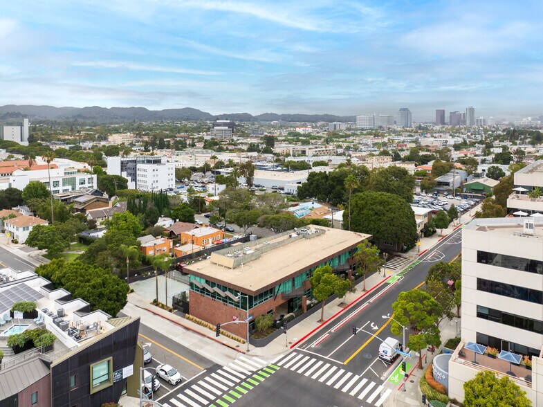More Photos Of 1447 Cloverfield Blvd, Santa Monica Office For Lease
