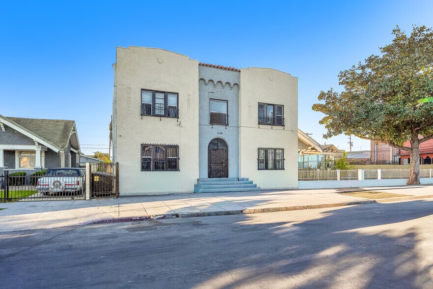 More Photos Of 1628 W 45th St, Los Angeles Apartments For Sale