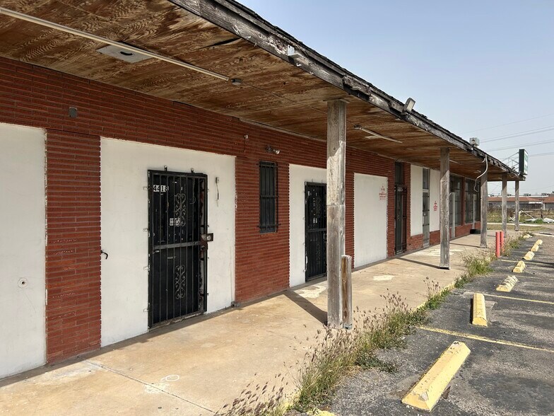 More Photos Of 4410 Leopard St, Corpus Christi Convenience Store For Sale