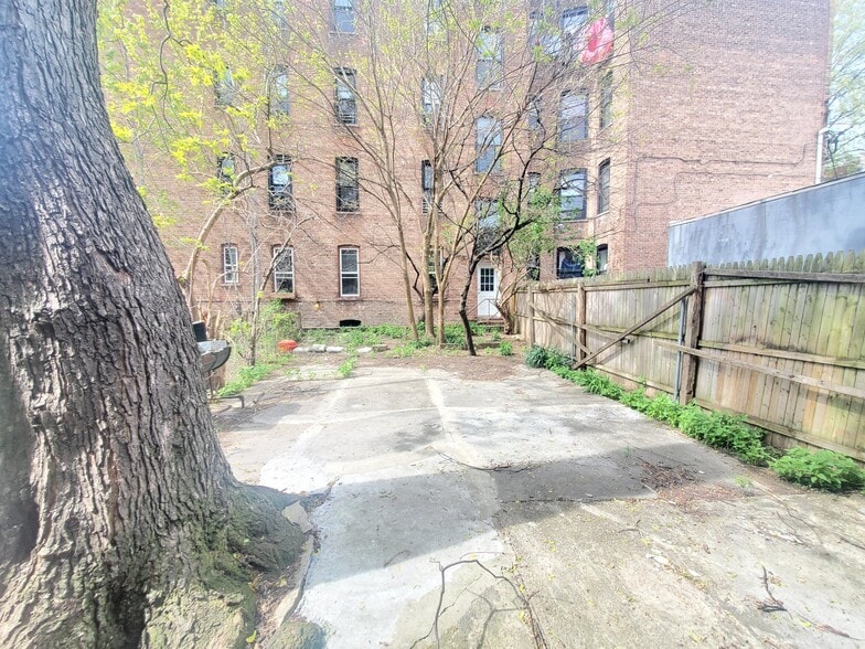 More Photos Of 89-17 Jamaica Ave, Jamaica Storefront Retail Residential For Sale