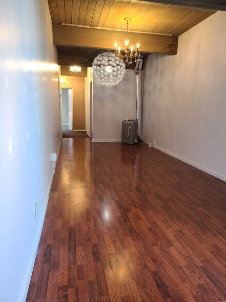 More Photos Of 370 W Sierra Madre Blvd, Sierra Madre Storefront For Lease