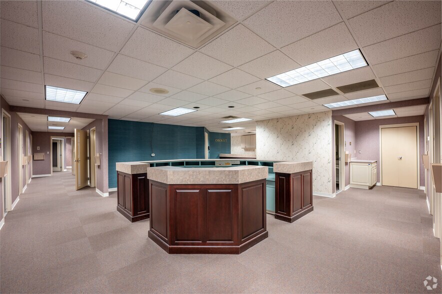 More Photos Of 940 N Marr Rd, Columbus Medical For Lease