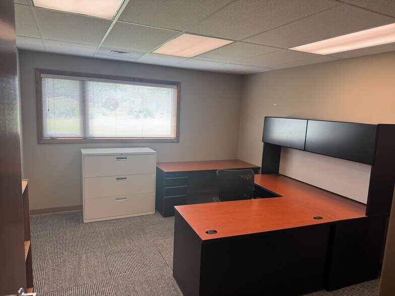 More Photos Of 2709 McGraw Dr, Bloomington Office Residential For Sale