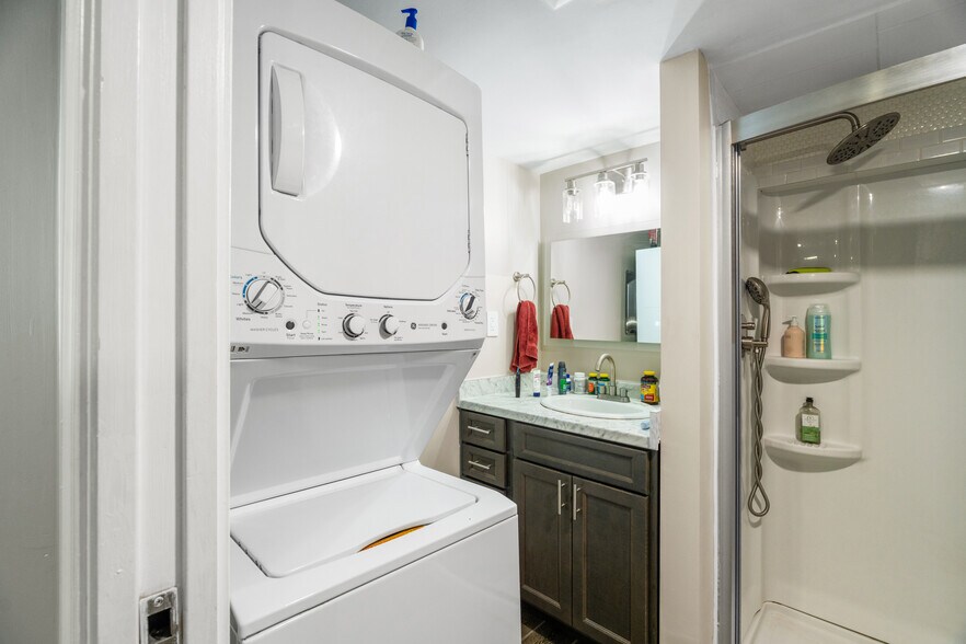 More Photos Of 217 W 28th St, Buena Vista Apartments For Sale