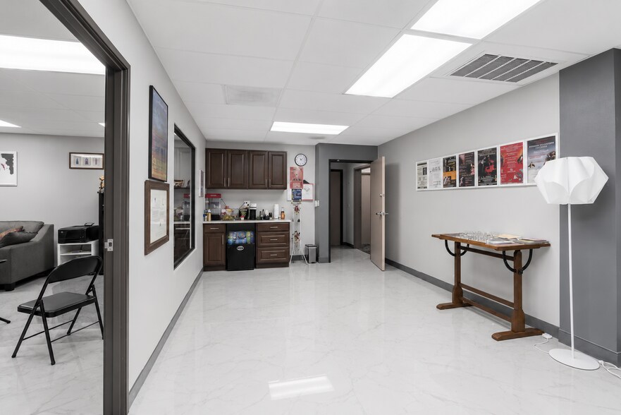 More Photos Of 6920 Miramar Rd, San Diego Loft Creative Space For Lease