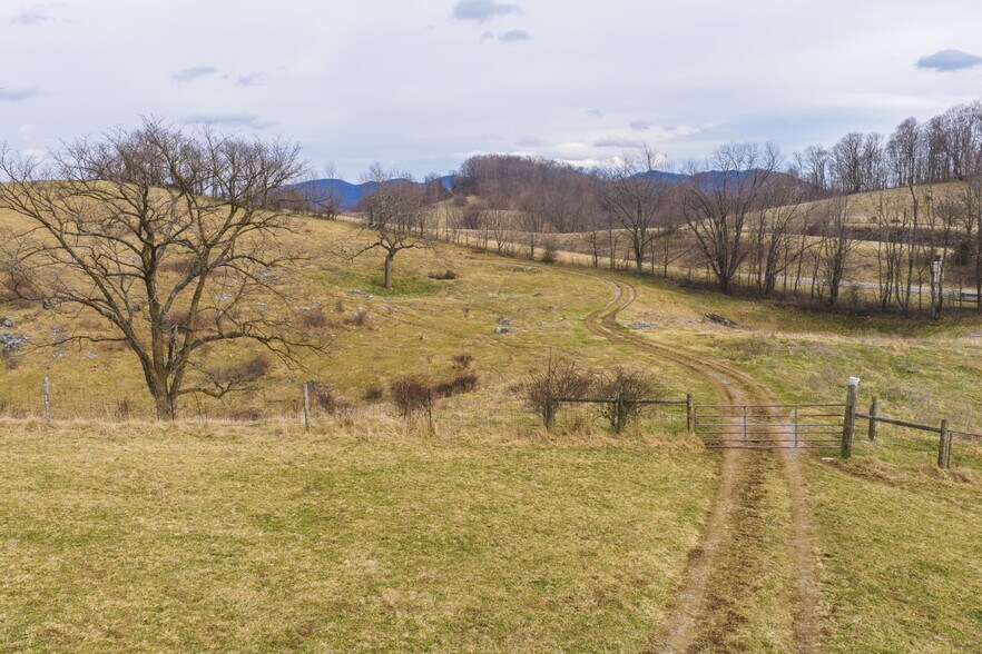 More Photos Of 230 Barn Ave, North Tazewell Land For Sale