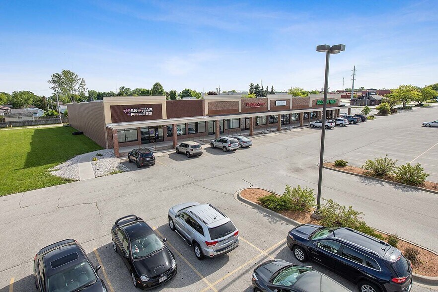 More Photos Of 2701-2711 S Business Dr, Sheboygan Freestanding For Sale