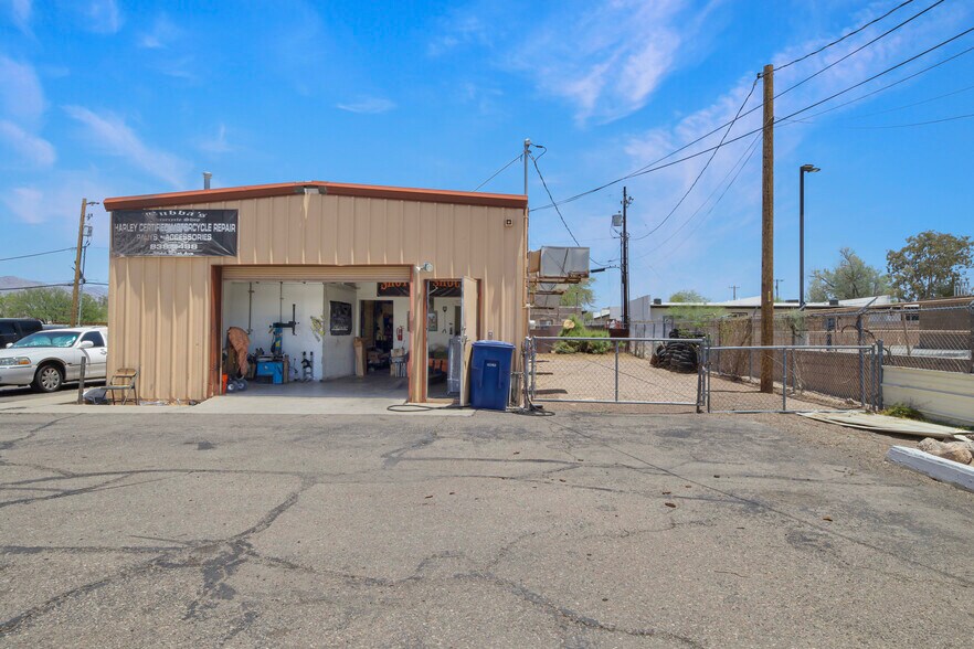More Photos Of 2842-2846 N 1st Ave, Tucson Auto Repair For Sale