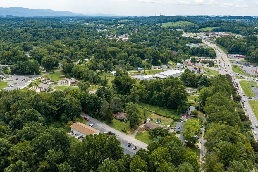 More Photos Of 210 Longview Ave, Jonesborough Apartments For Sale