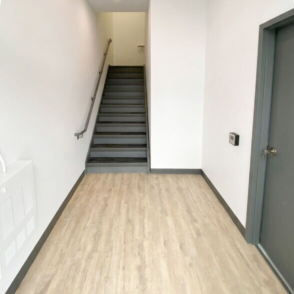More Photos Of 465 Harry Walker Pky S, Newmarket Warehouse For Sale