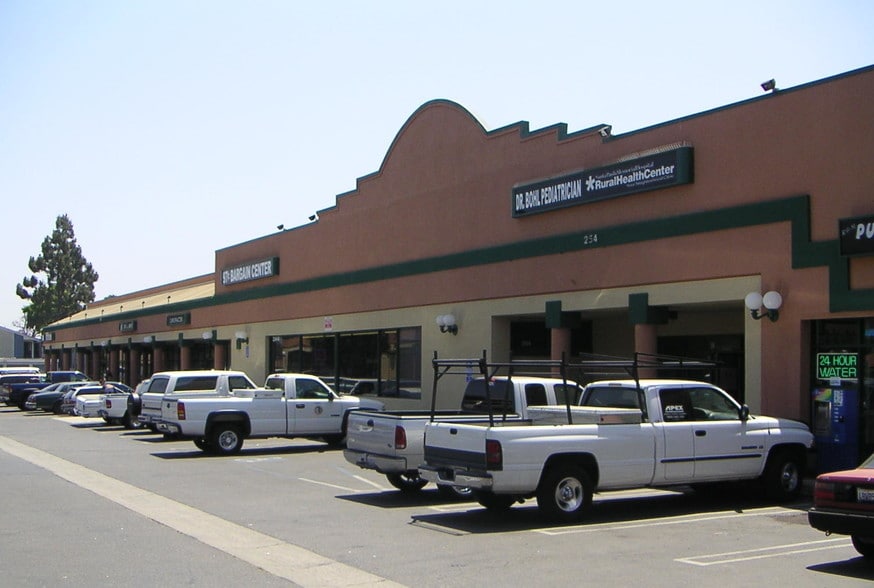 More Photos Of 250-254 W Harvard Blvd, Santa Paula Unknown For Lease