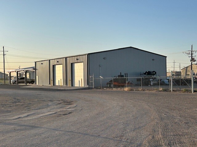 More Photos Of 2307 Stafford Blvd, Pecos Industrial For Lease