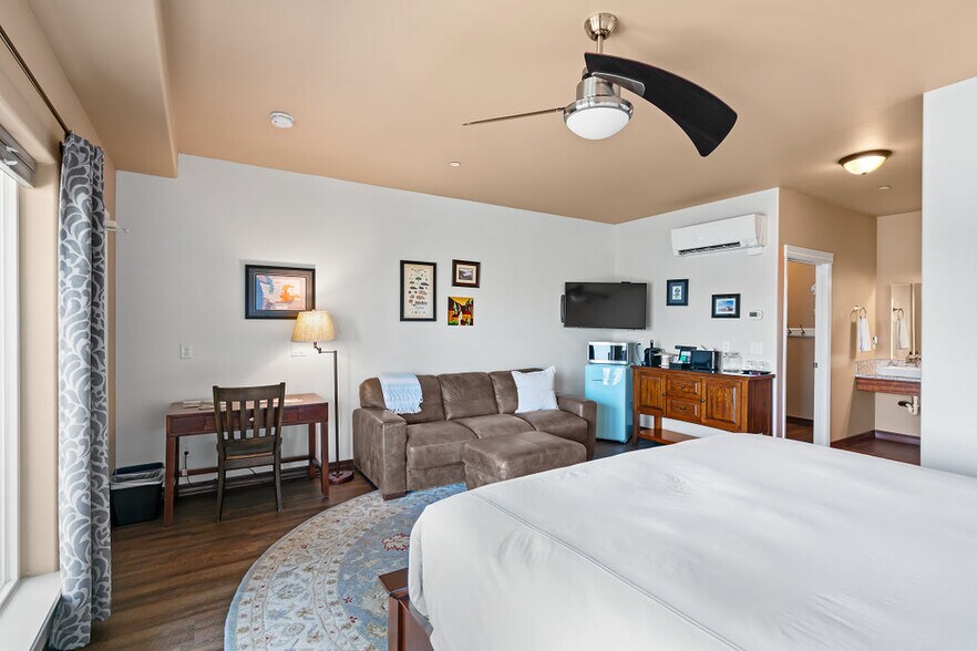 More Photos Of 701 Fountain Blvd, Zillah Hotel For Sale