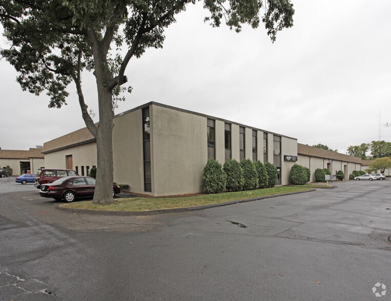 More Photos Of 355 Sackett Point Rd, North Haven Office For Lease