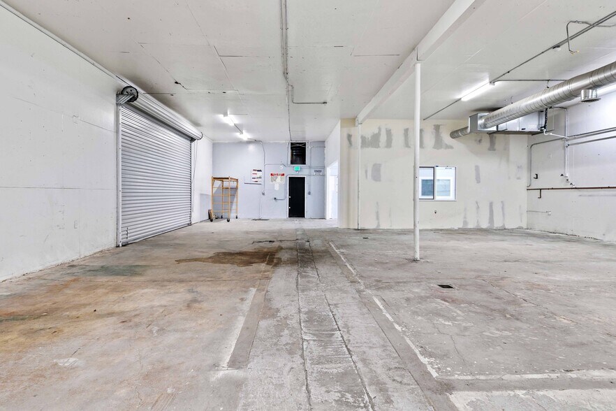 More Photos Of 11285 Goss St, Sun Valley Warehouse For Sale