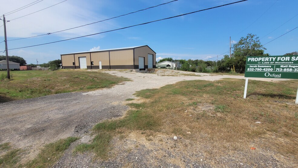 More Photos Of 942 Paulette Ln, San Leon Distribution For Sale
