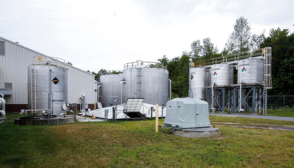 More Photos Of 641 Ridge Rd, Chazy Flex For Lease