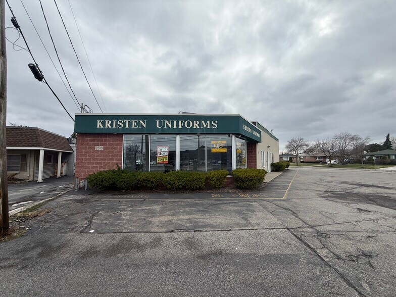 More Photos Of 2010 Eggert Rd, Buffalo Freestanding For Lease