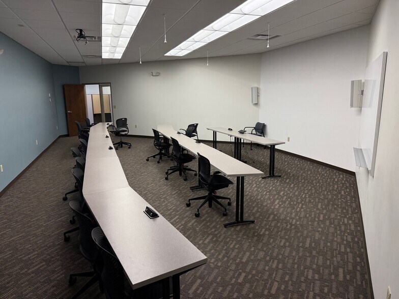 More Photos Of 2777 Prairie Dr, River Falls Office For Sale