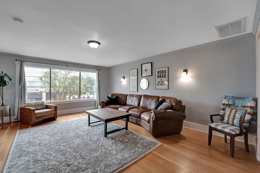 More Photos Of 8325-8337 SE 17th Ave, Portland Freestanding For Sale