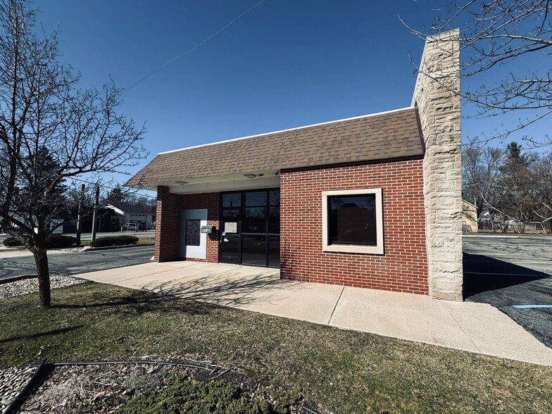 Primary Photo Of 5937 King Hwy, Kalamazoo Bank For Sale