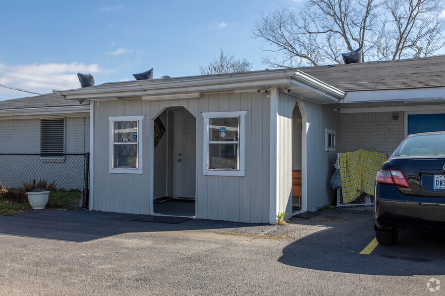 More Photos Of 3401 N Alexander Dr, Baytown Hotel For Sale