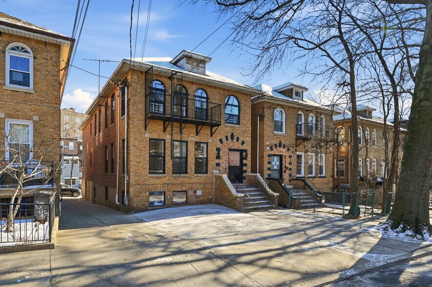 More Photos Of 2152 Muliner Ave, Bronx Apartments For Sale