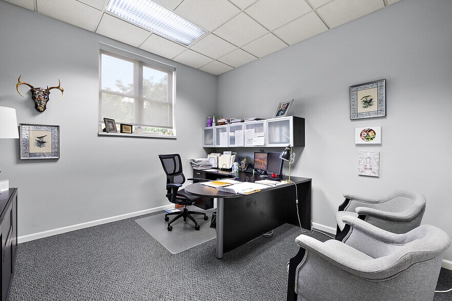 More Photos Of 20789 Harper Ave, Harper Woods Office For Sale