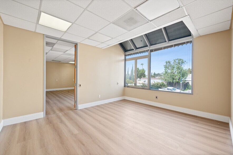 More Photos Of 2715 W 1st St, Santa Ana Unknown For Lease