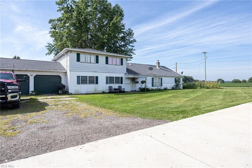 Primary Photo Of 62 Kurzen N rd, Dalton Multifamily For Sale
