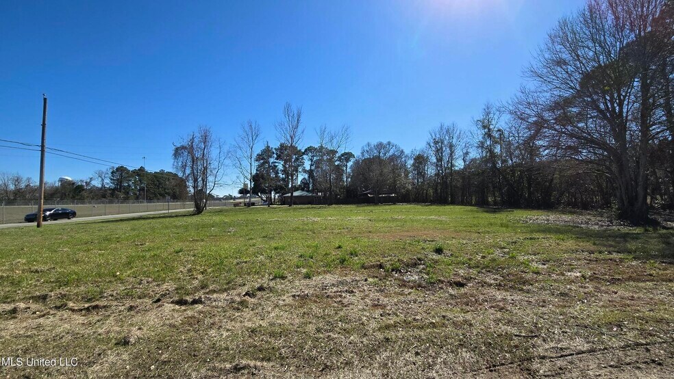 More Photos Of 10267 Boney Ave, D'Iberville Office For Sale