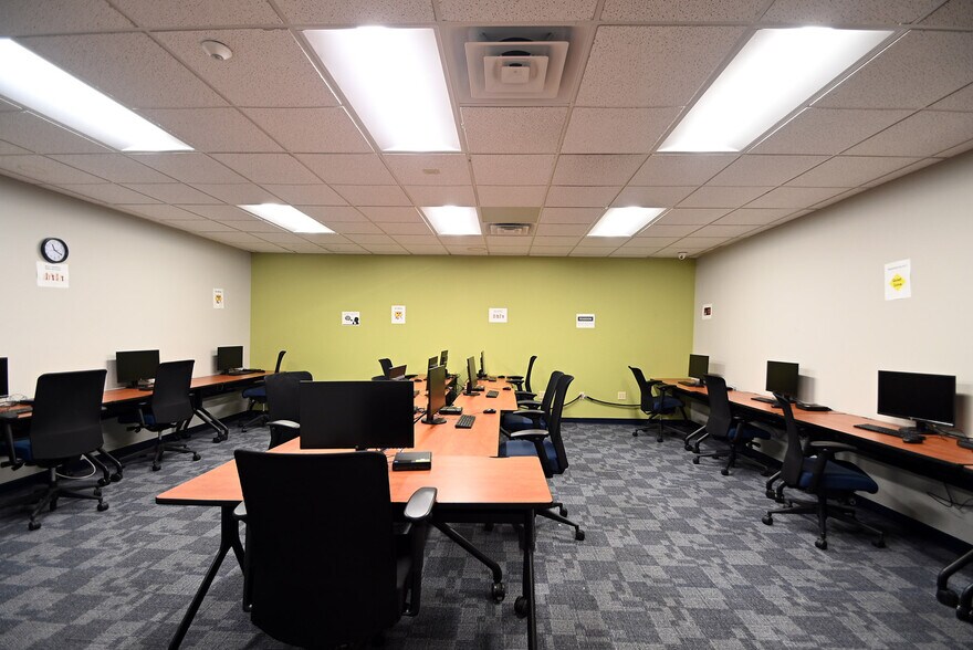 More Photos Of 1730 W North Ave, Milwaukee Medical For Sale